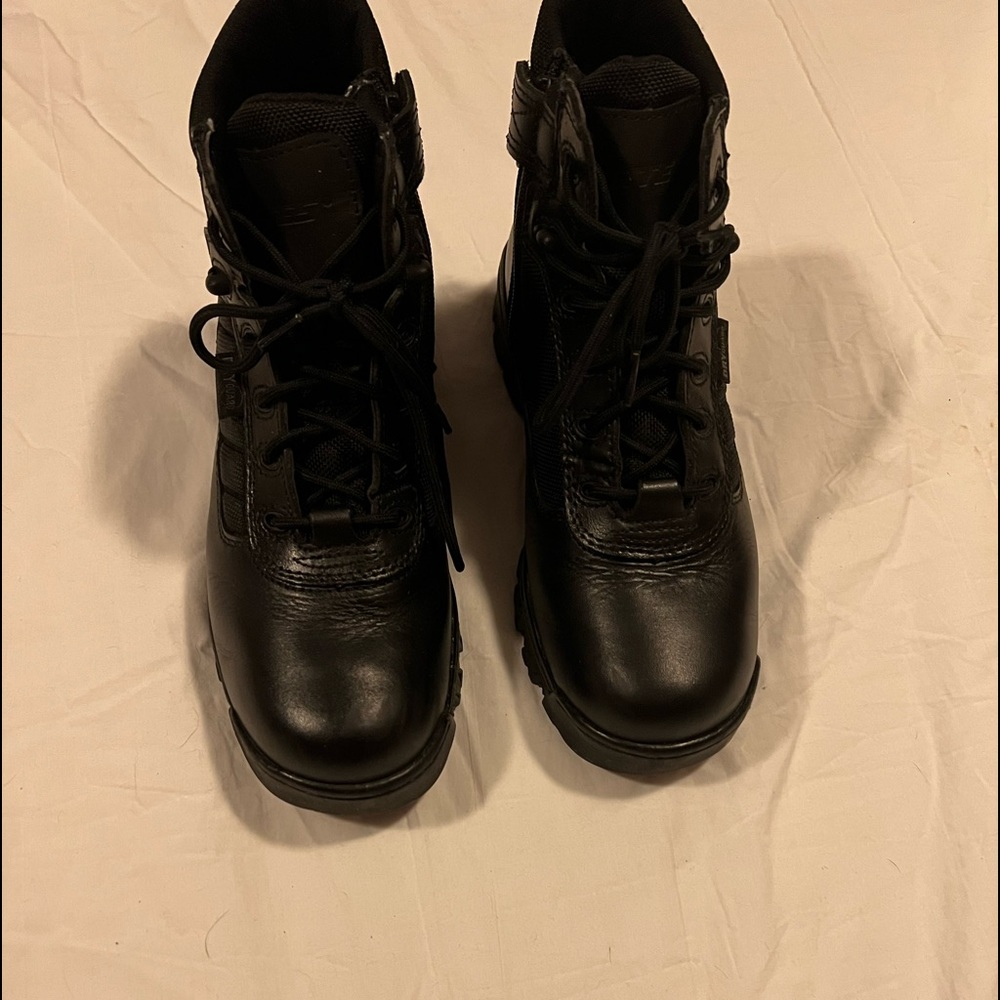 Black, Size 7.5, Bates woman’s work shoes worn 1 time.